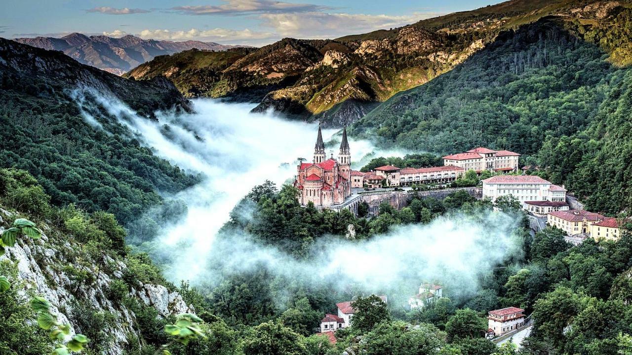 Les Cotolles Centro Cangas de Onis